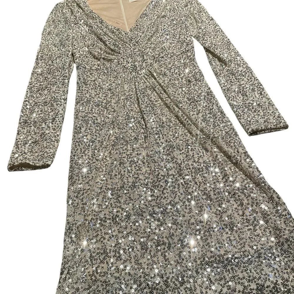 Eliza J size 4 Elegant Silver Sequin Dress perfect condition back zip